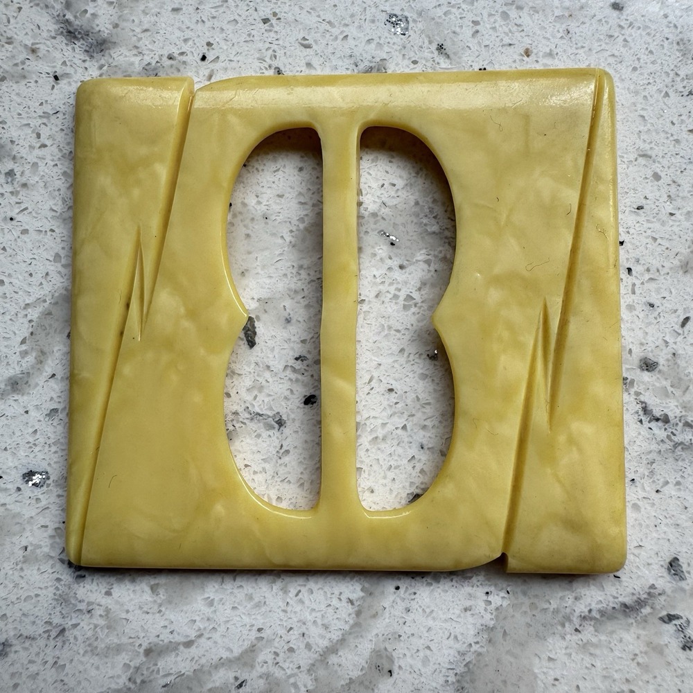 Vintage Bakelite Light Yellow Scarf Clip Shawl Clip Belt Buckle T-Shirt Slide